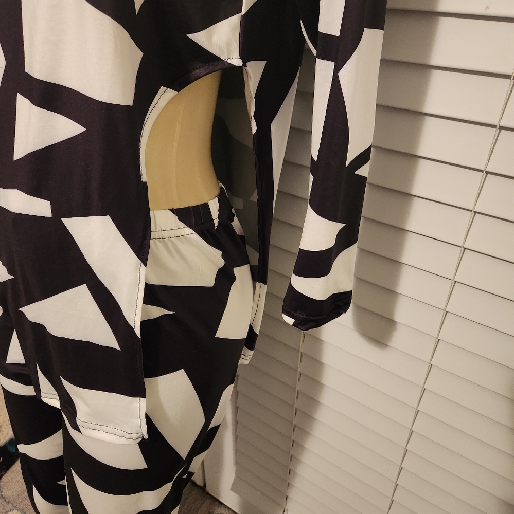 Two piece set - Picture 3 of 3